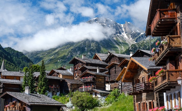 chalet in the swiss alps